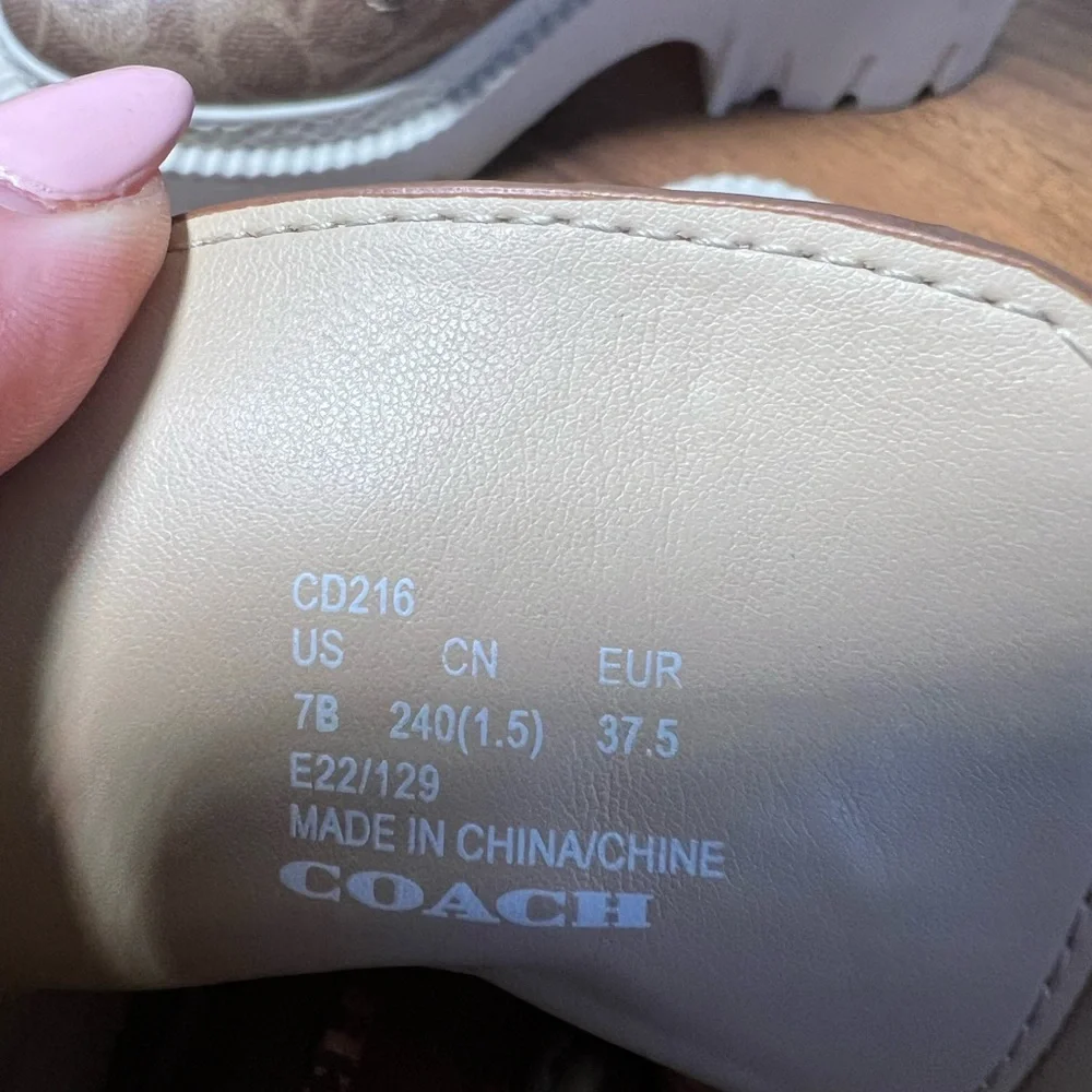 COACH LEATHER HEALED BOOTIES - Picture 4 of 4